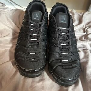 Nike Men's Black Sneakers